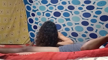 Soy una mujer muy caliente espero disfruten el video