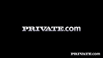 Veronica leal and rebecca volpetti fuck like pros