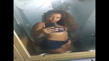 Hot black girl streaming live on periscope