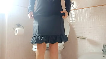 It's pee time and i can't resist anymore