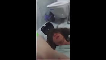 Настоящие друзья трахают мою жену в жопу