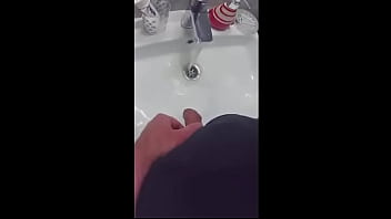 Настоящие друзья трахают мою жену в жопу