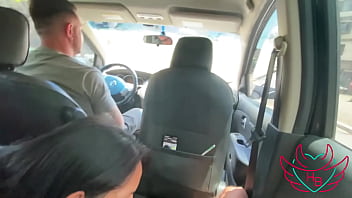 Kel abate me mamou enquanto o corno do marido dela dirigia