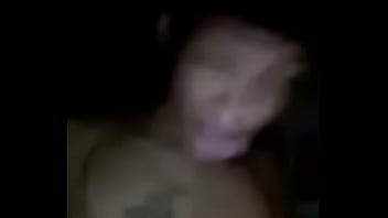 Dando o cuzinho ao amigo pra vira famozinha no facebook