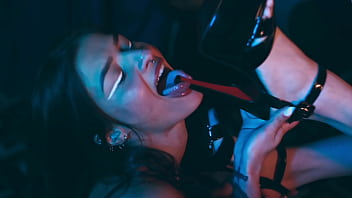 Every toe is a world for you to explore with your tongue