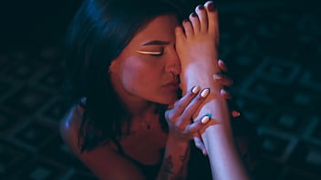 Every toe is a world for you to explore with your tongue