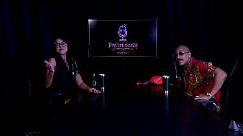 Ficou excitado e tirou a roupa da apresentadora que o jogou na mesa e fez boquete em seu pau nego catra watch sheer red