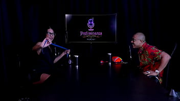 Ficou excitado e tirou a roupa da apresentadora que o jogou na mesa e fez boquete em seu pau nego catra watch sheer red