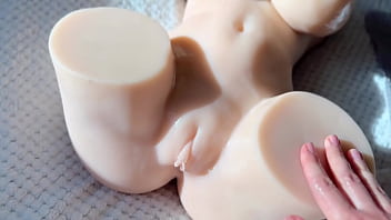 Frotamiento En Seco Con Mi Muñeca Sexual Favorita De Tantaly thumbnail