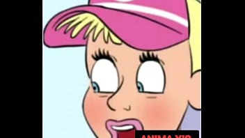 Velhote apertou o peito da vagabunda até sair porra