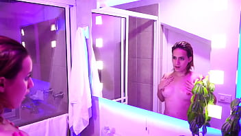 Blonde latina gets wet and cum