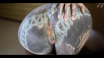 Tattooed teen testing fuck machine with her anal