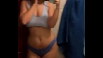 Te vas a correr viendo a esta tetona