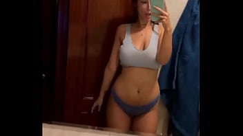 Te vas a correr viendo a esta tetona