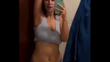 Te vas a correr viendo a esta tetona