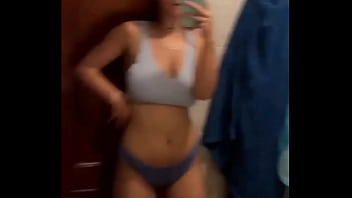 Te vas a correr viendo a esta tetona