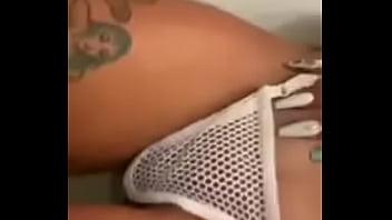 Tati zaqui gostosa pelada no banheiro