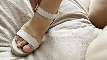 Cleaning turned into hot fucking