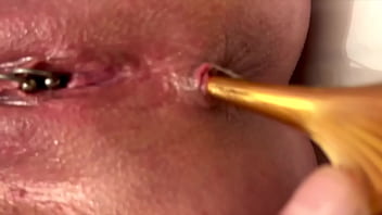 Anal masturbate by gold high heels and fingering asshole and juice pussy and ride asshole on heels