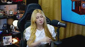 A ninfeta viamms avalia o mastro do ruan e deu uma boa nota será que ela gostou da rola dele pápum no barraco