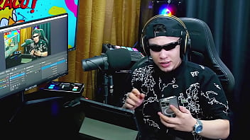 A ninfeta viamms avalia o mastro do ruan e deu uma boa nota será que ela gostou da rola dele pápum no barraco