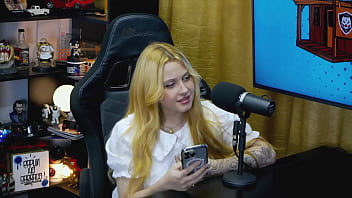 A ninfeta viamms avalia o mastro do ruan e deu uma boa nota será que ela gostou da rola dele pápum no barraco