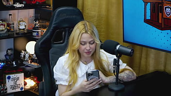 A ninfeta viamms avalia o mastro do ruan e deu uma boa nota será que ela gostou da rola dele pápum no barraco