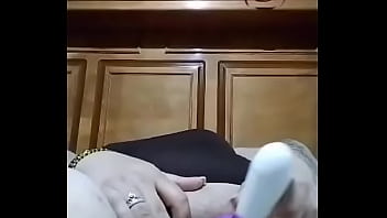Cerda gorda puta masturbandose y gimiendo Cerda gorda puta masturbandose y gimiendo
