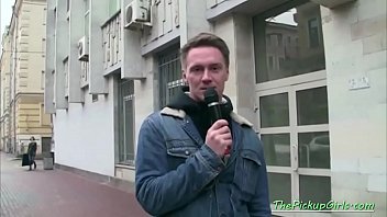 Picked up babe enjoys two hard boners