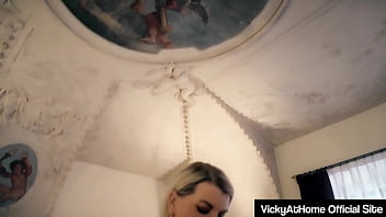 Milf blonde vicky vette masturbates rubbing her juicy pussy to orgasm