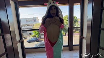 Uma unicórnea gostosa da um boquete mágico