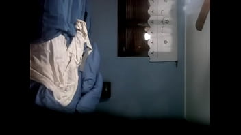 Limpiando la pieza culito con tanguita