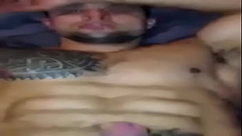 Macho Casado Sendo Enrabado thumbnail