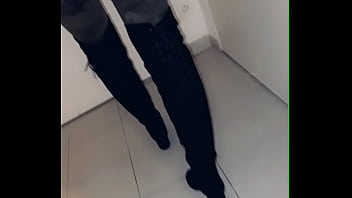 Rejoins moi pour voir ce qu’il se cache en dessous