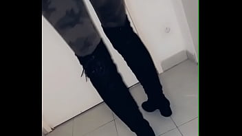 Rejoins moi pour voir ce qu’il se cache en dessous