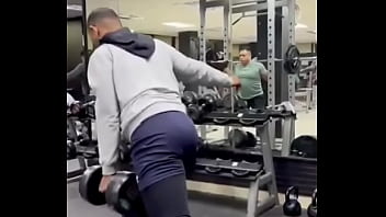 Dándolo todo acá y por allá también siganme para que vean cositas giving it my all here ther