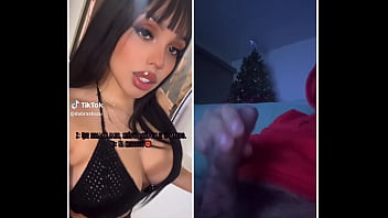 Amiga venezolana hermosa me la deja dura siempre que la veo en el barrio