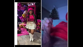 Amiga venezolana hermosa me la deja dura siempre que la veo en el barrio