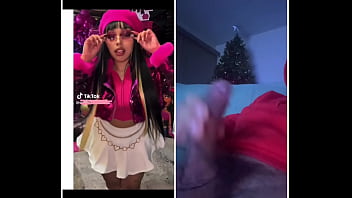 Amiga venezolana hermosa me la deja dura siempre que la veo en el barrio Amiga venezolana hermosa me la deja dura siempre que la veo en el barrio