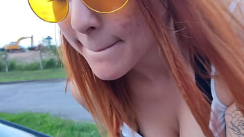 Uma ruiva safada e cheia de fogo querendo da a buceta com vontade pra mim