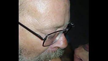 Older Uber Driver Blows Y Rider thumbnail