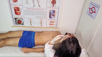 Enfermeira faz paciente ter ereção muito dura
