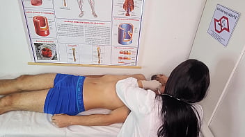 Enfermeira faz paciente ter ereção muito dura