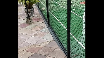 Braquinho comendo o aro