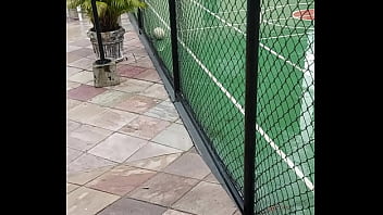 Braquinho comendo o aro