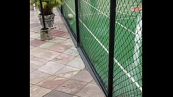 Braquinho comendo o aro