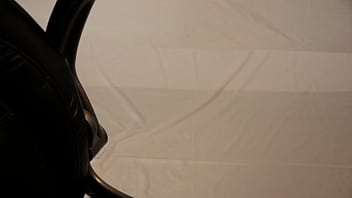 Petite latina sucks a cock for fun