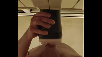 Follando mi fleshlight hasta que me hace temblar del orgasmo