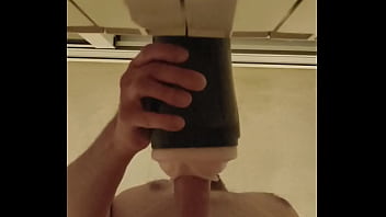 Follando mi fleshlight hasta que me hace temblar del orgasmo
