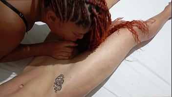 Novinho dotado gozou na minha cara